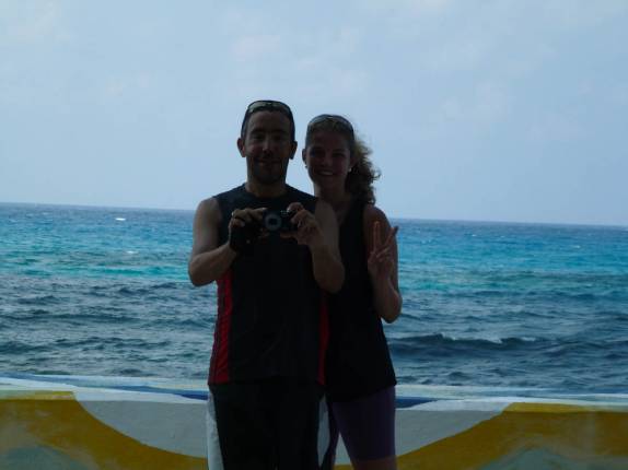 Autofoto em porta envidraçada em Isla Mujeres, na costa caribenha no sul do México
